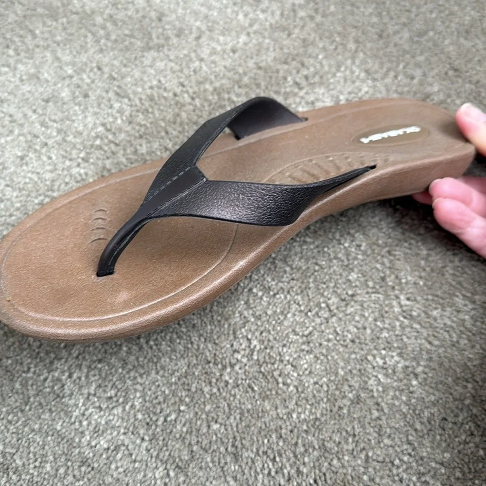 Okabashi Brown and Tan Flip Flops